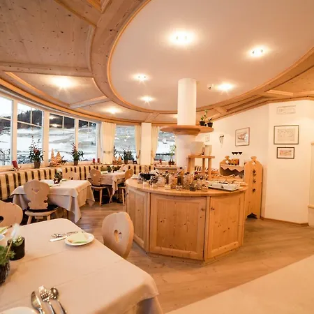 酒店 Garni Erna 塞尔瓦迪加尔代纳山谷