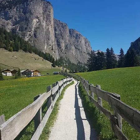 Garni Erna 3*