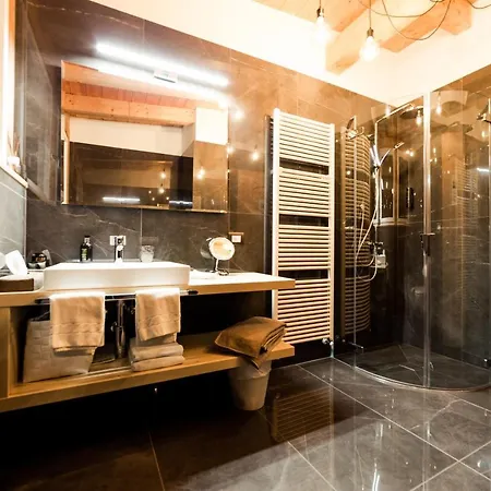 فندق Garni Erna 3*
